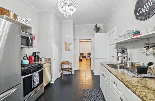Payne - Phalen House | Historic St. Paul Stay w/Parking Group and Family Friendly!
