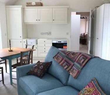 Tullaroan House | Historic Thatched Cottage Getaway in Kilkenny