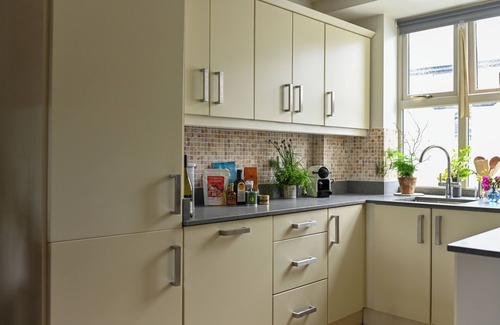 Clifden House | Historic Townhouse in Clifden with courtyard+ balcony overlookingnClifden Bay