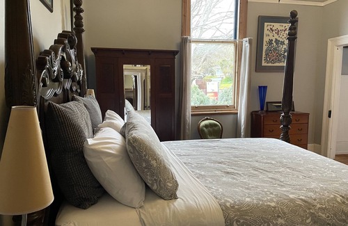 Derby Bed & Breakfast | Historic Two Bedroom Suite including lounge room and cooked breakfast