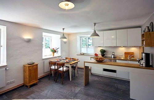 Waltenhofen House | Historic vicarage - Very comfortable apartment with top location directly on the lake