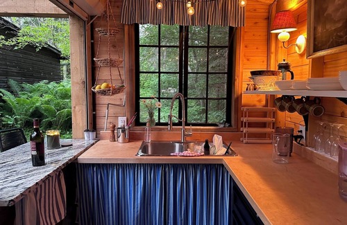 Victoria Beach Cabin | Historic Victoria Beach Log Cabin