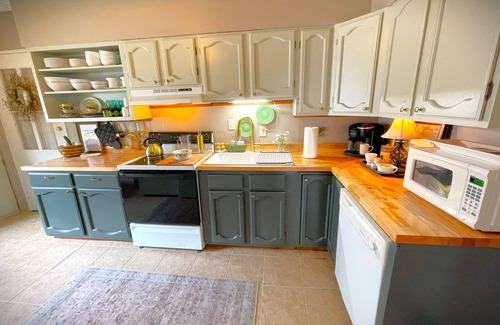 McGregor Apartment | Historic Victorian Apartment