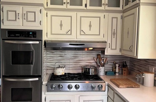 Fair Haven House | Historic Victorian Estate 4 Bed 2 Bath Fast Wifi