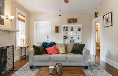 Austin House | Historic Victorian Home on UT near to Dtwn