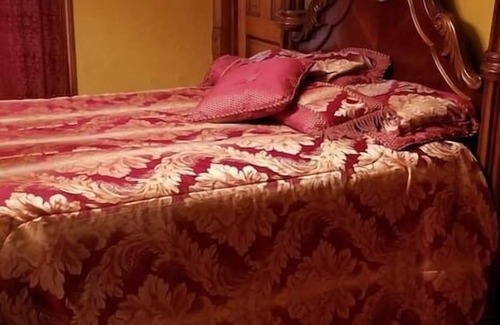 Sioux Falls Bed & Breakfast | Historic Victorian Inn Gold Suite