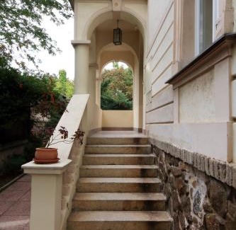 Strasnice Apartment | Historic Villa Apartments