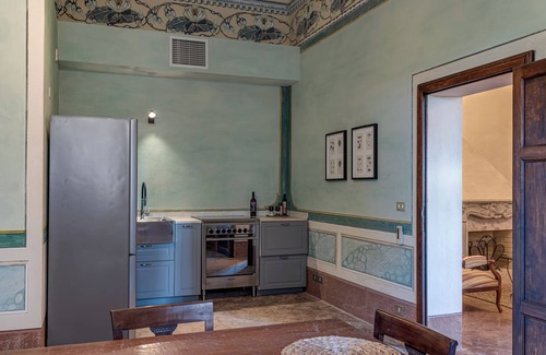 Bollano Villa | Historic Villa Ferrano has modern amenities, ideal for medium-sized events.