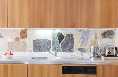 Bercy Apartment | Historical Bastille St Antoine, Calm, Chic loft.