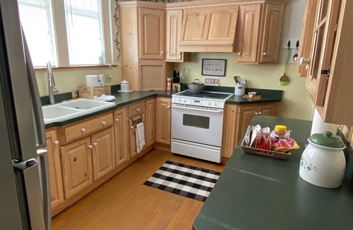 Decatur House | Historical California Bungalow 1 block from Millikin University