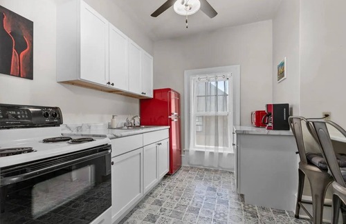 Appleton Condo | Historical Haven Steps to Downtown