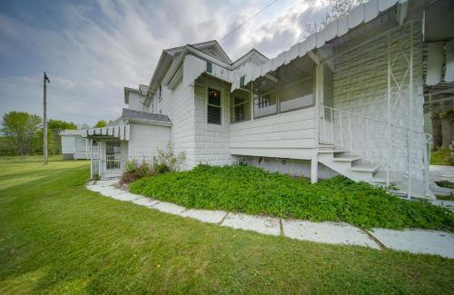 Cambridge Springs House | Historical Magnesia Springs Home, Near Kayaking!