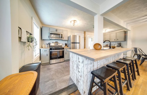 Cambridge Springs Cottage | Historical Magnesia Springs Home, Near Kayaking!