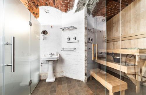 Kadriorg Apartment | Historical & Modern Business Suite with Sauna @Kadriorg