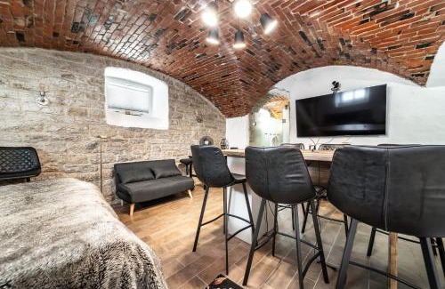 Kadriorg Apartment | Historical & Modern Business Suite with Sauna @Kadriorg
