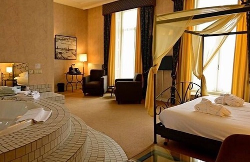Leeuwarden House | Historical Room Ideal for Cultural Explorers Near Fries Museum