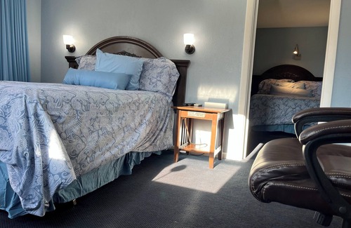 Cornwall Bridge Hotel | Hitching Post Country Motel