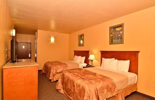 Broken Bow Hotel | HiWay Inn Express of Broken Bow