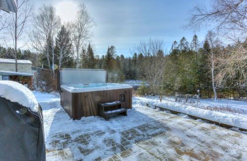 Riviere-Rouge Ski Chalet | Hjort cottage - 4 Bedrooms 9 people 2 bathrooms
