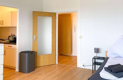 Zwickau Apartment | HÖ01 large apartment with dryer and washing machine