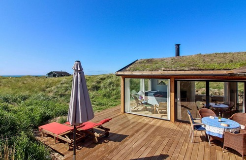 Grønhøj House | "Hoat" - 300m from the sea by Interhome