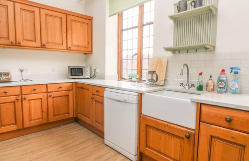 Chiddingstone Hoath Cottage | HOATH HOUSE, pet friendly, luxury holiday cottage in Chiddingstone