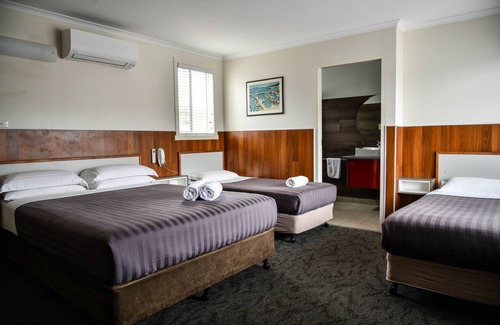 New Town Hotel | Hobart Tower Motel