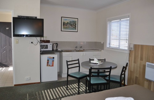 New Town Hotel | Hobart Tower Motel