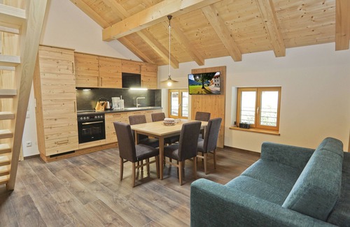 Staudach-Egerndach Apartment | Hochlerch vacation apartment, 100 m² for 1 to 8 people, 2 bedrooms, kitchen/living room, shower/WC, WLAN