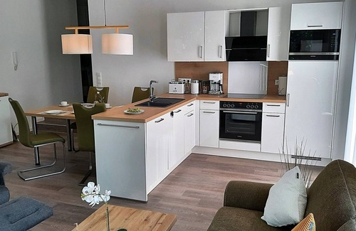 Schillig Apartment | Hochwertige Ferienwohnung, Sauna, Südl. Graftlage, Großer Balkon, Strandnah