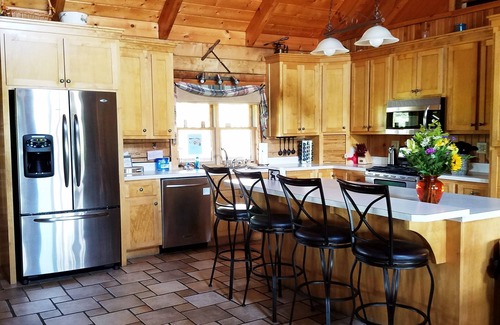 Nelsonville Cabin | Hocking Hills Lodge - Maximum 16-Adults w/children is 20-Guests