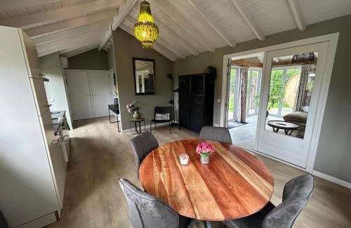 Kotten House | Hofparken Wiltershaar - 2-persoons lodge met sauna en hottub