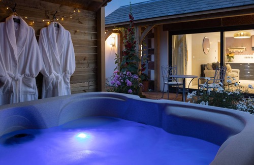 Carlisle Cottage | Hoglet Cottage with Hot Tub, Dalston, Carlisle, Lakes, Hadrian's Wall, Lake Dist