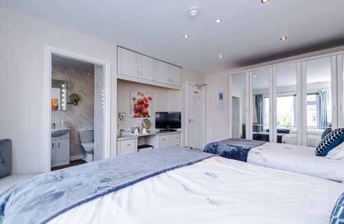 Barnetby House | Holcombe Guest House