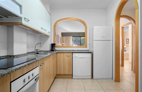 L'Hospitalet de l'Infant Apartment | Holdiday Apartment 'Costa Linda 201' with Sea View, Pool & Wi-Fi