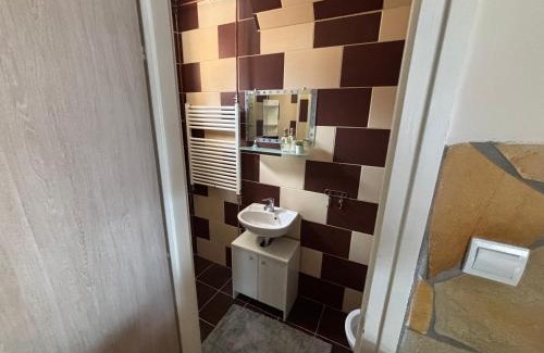 Miskolc-Tapolca Apartment | Holdviola1 Apartman