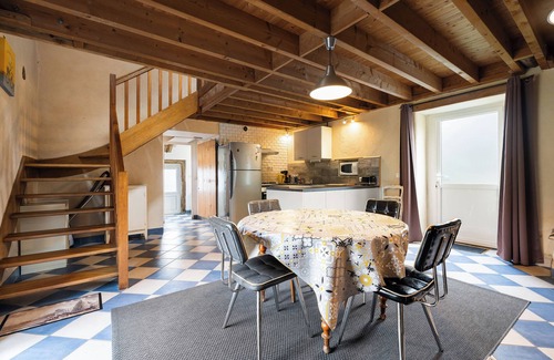 Noyal-Chatillon-sur-Seiche House | Holiday Home "Gîte La Malcotais" with Garden & Wi-Fi