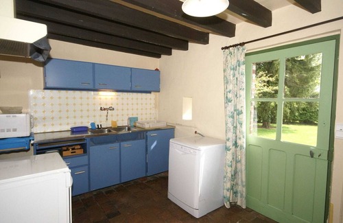 Saint-Maurice-sur-Aveyron House | Holiday home with private garden on a farm