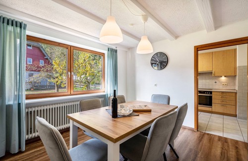 Koenigsfeld im Schwarzwald Apartment | Holiday apartment 'Naturzeit' with winter garden, balcony and large communal garden