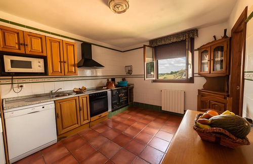 Pinilla de los Barruecos House | Holiday Home 'Chanin 1 - 2' with Private Garden, Balcony and Wi-Fi