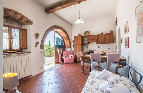 Castiglion Fibocchi Other | Holiday Apartment 'Trilocale Carlotta' with Pool, Garden & Wi-Fi