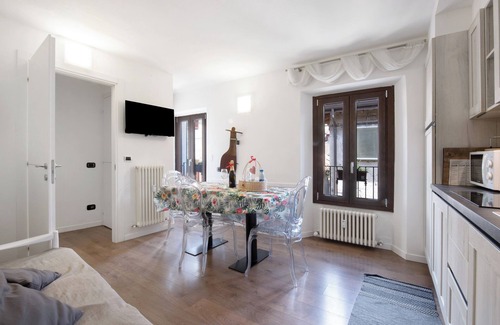 Mandello del Lario Apartment | Holiday Apartment "Lario Le Coccinelle Home" with a View of Lake Como, Balcony & Wi-Fi