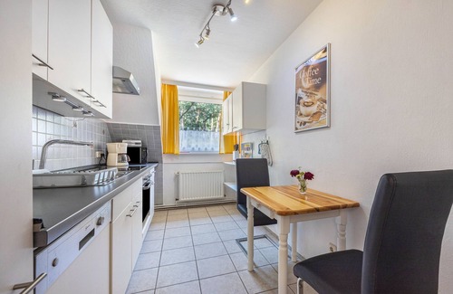 Region Hannover District Apartment | Holiday Apartment 4 with Private Garden, Balcony and Wi-Fi