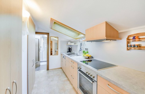 Kreuzfeld Apartment | Holiday Apartment "Beim Kreuzfelder Zwiesl" with Garden, Balcony & Mountain View