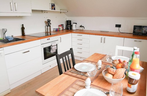 Region Hannover District Apartment | Holiday apartment Burgwedel for 1 - 6 persons with 2 bedrooms - Holiday apartment