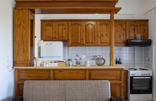 Analipsi Apartment | Holiday Apartment "Costas" with Sea View, Balcony & Wi-Fi