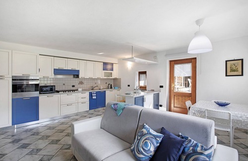 Montan-Angelin-Arensod Apartment | Holiday Apartment "Casa Sabrina - Blu" with Mountain View, Tennis Court & Wi-Fi
