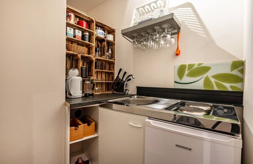 Steintor Apartment | Holiday Apartment 'Deichkind Viertel Suite' with Terrace & Wi-Fi