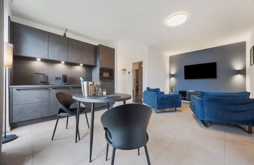 Altenbeken Apartment | Holiday Apartment "Egge Resort 7e" with Balcony, Whirlpool and Sauna