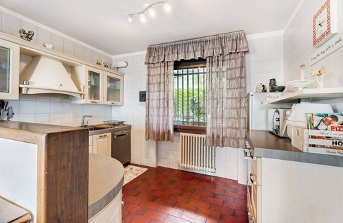 Premeno Apartment | Holiday Apartment "Gran Vista" with Lake View, Private Terrace & Wi-Fi